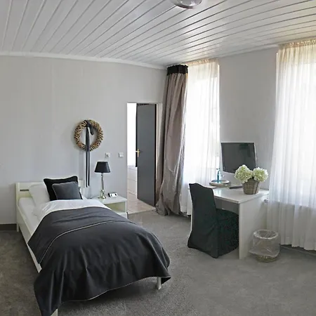 Hotell & Restaurant Eggers Gmbh *